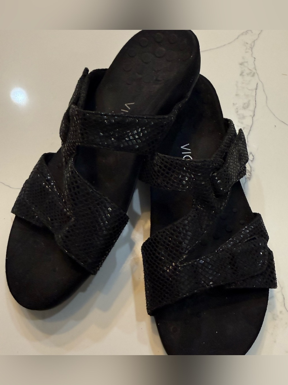 Vionic 44 Lauren Sandals Size 9 Slides Adjustable Black Croc Print